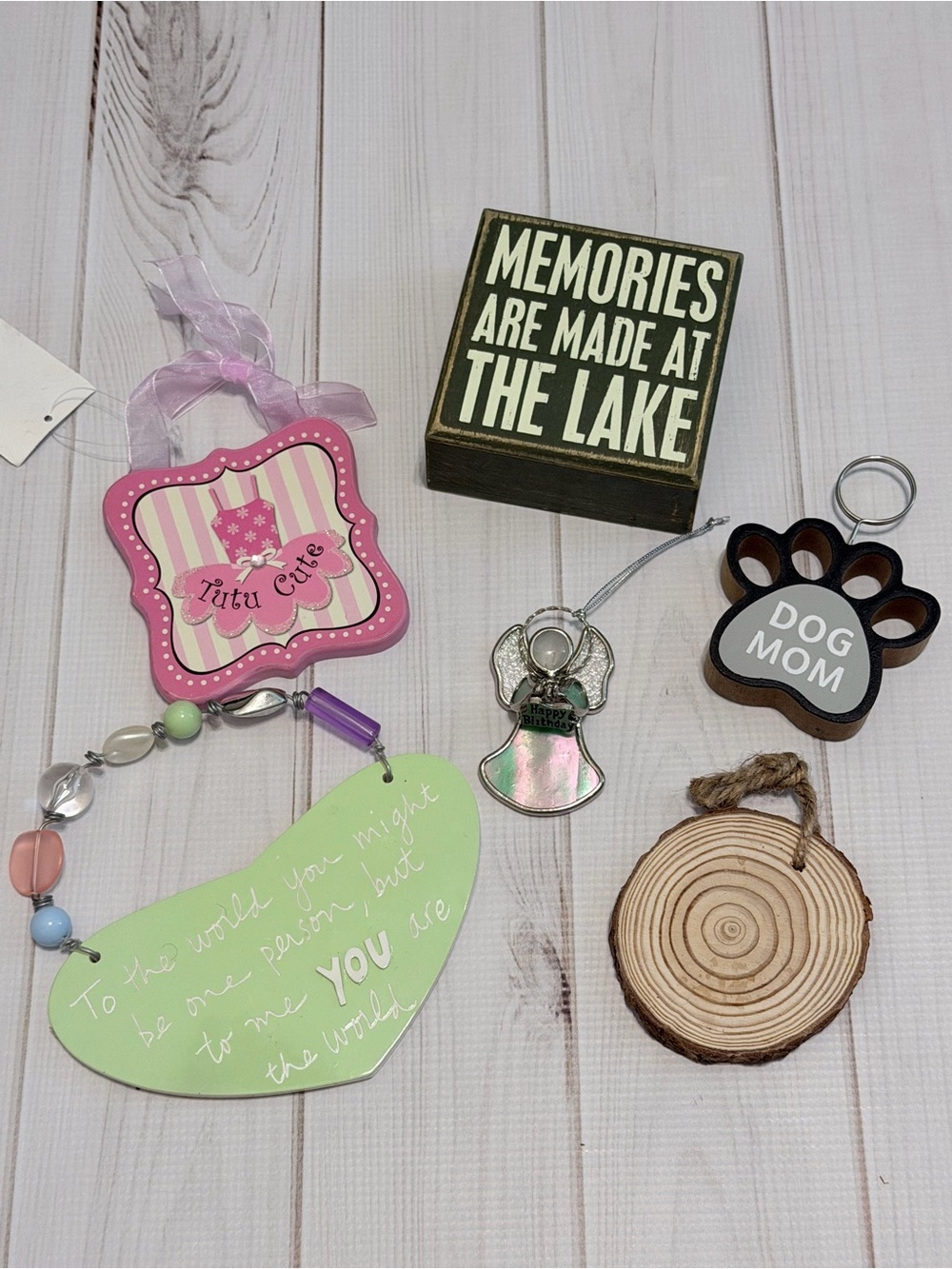 Lot of signs, ornaments and picture holder